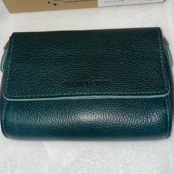 Portland Leather Lagoon Crossbody Bag - Picture 2 of 15